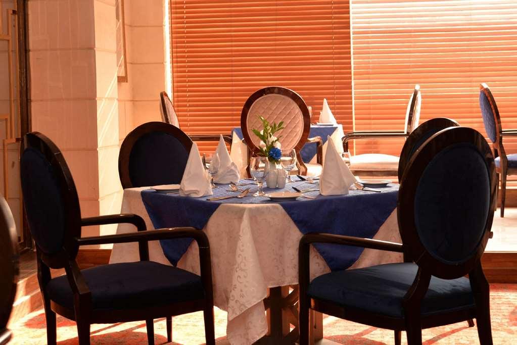 Best Western Premier Islamabad Hotel Restaurant photo